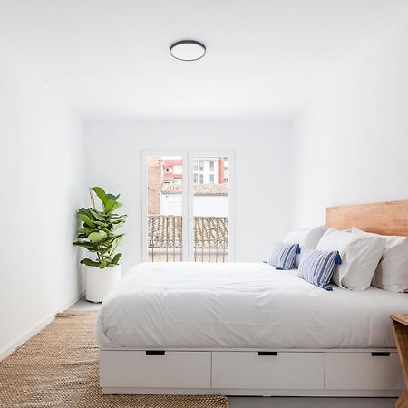 バレンシア Three Floor House With Terraceヴィラ エクステリア 写真