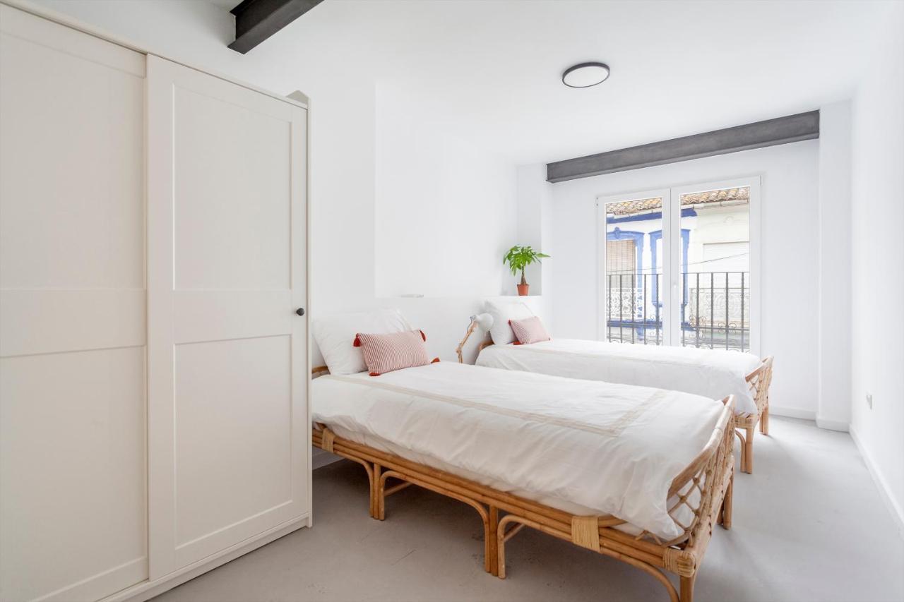 バレンシア Three Floor House With Terraceヴィラ エクステリア 写真