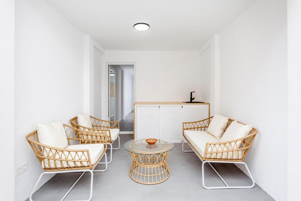 バレンシア Three Floor House With Terraceヴィラ エクステリア 写真