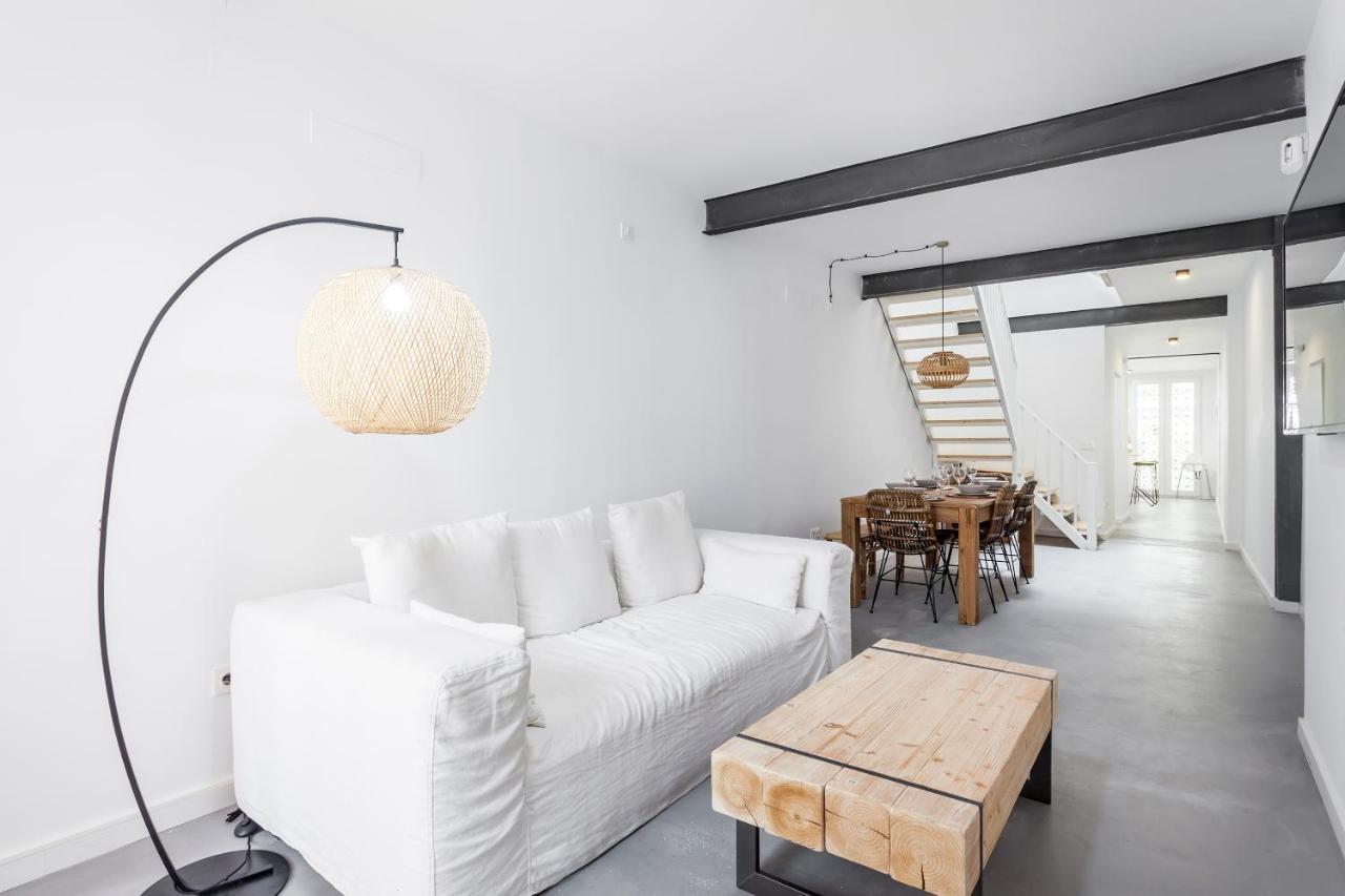 バレンシア Three Floor House With Terraceヴィラ エクステリア 写真